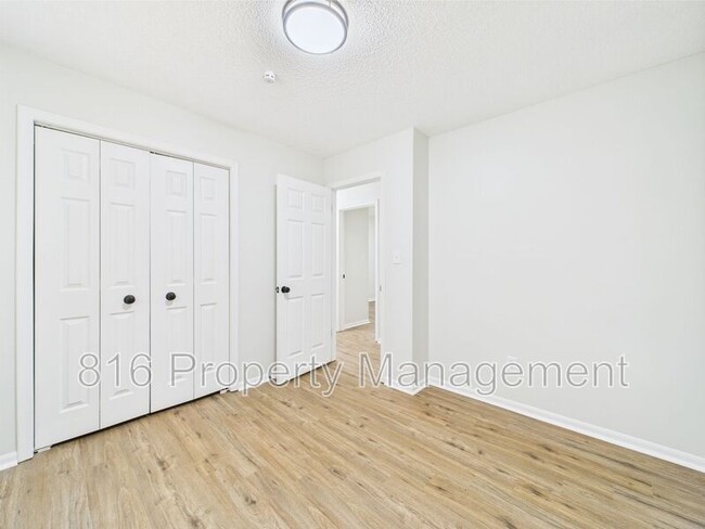 Building Photo - 219 S High St