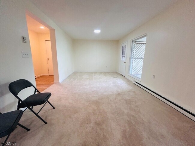 Building Photo - 230 Lake Shore N
