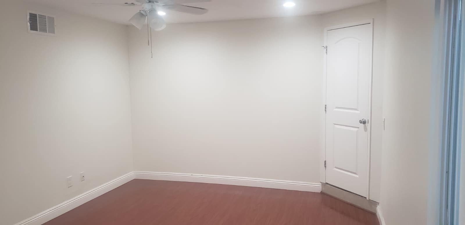 Large Private room w/ shared bathroom - 3607 W Park Balboa Ave