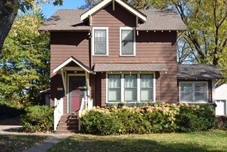 Building Photo - Beautiful 3-Bed 2-Bath Home Available In N...