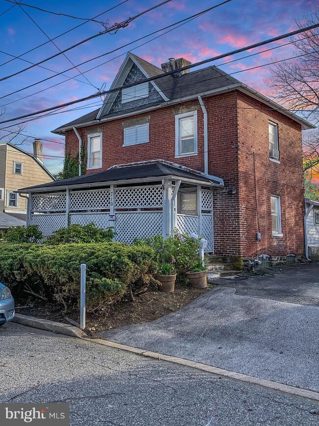 Primary Photo - 710 Brook St