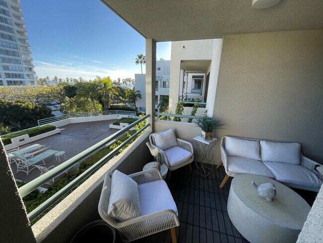 Building Photo - 140 Ocean Park Blvd