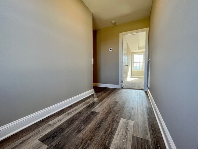 Building Photo - Welcome To Clarksville!