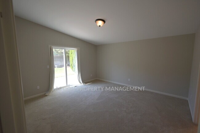 Building Photo - 3 bed 2 bath in Jennies Meadow, Sequim