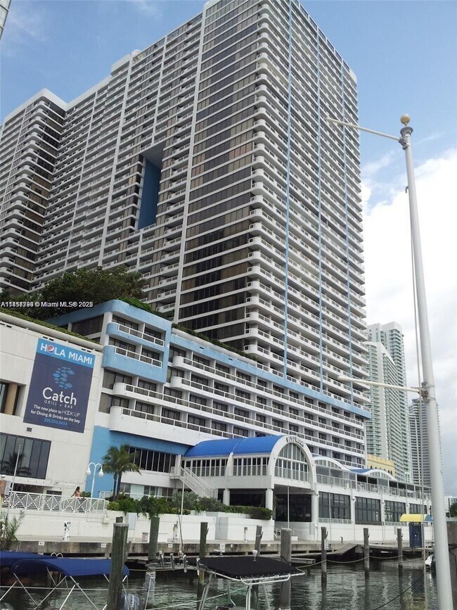 Building Photo - 1717 N Bayshore Dr