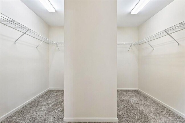 Building Photo - 4467 Water Mill Dr