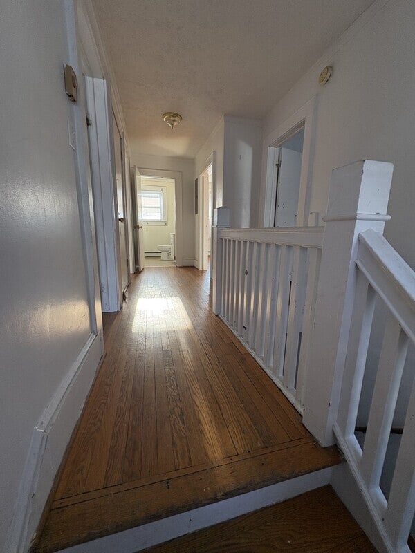 Building Photo - 916 College Ave