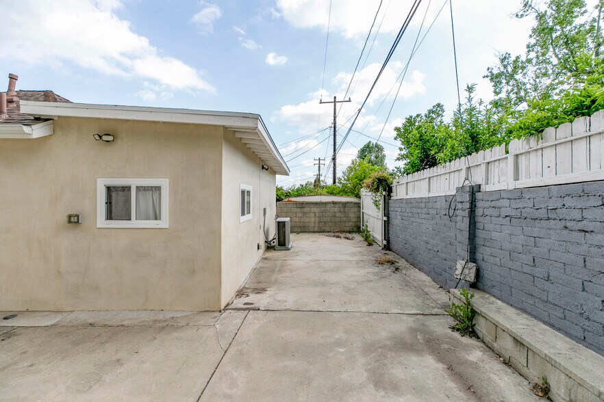 Building Photo - 1411 Coolidge Ave