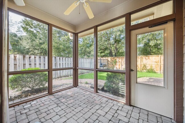 Building Photo - 6 Douvaine Ct