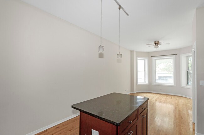 Building Photo - 1333 W Taylor St