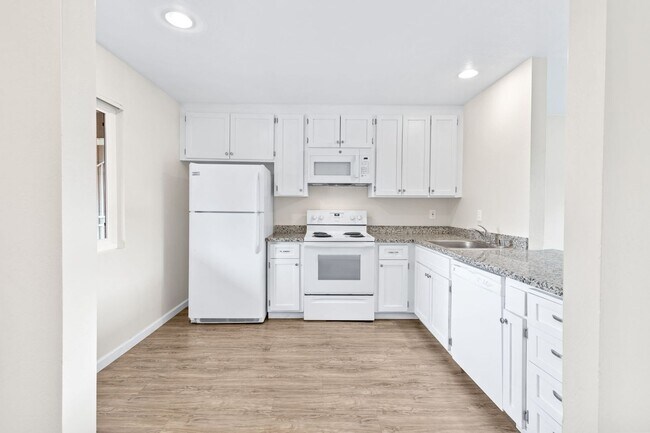 Building Photo - 1356 Monte Vista Ave
