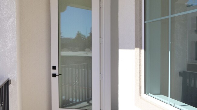 Building Photo - FOR RENT Amazing 4 bedrooms townhome in El Cajon City FOR RENT!!!!!!!!!!!!