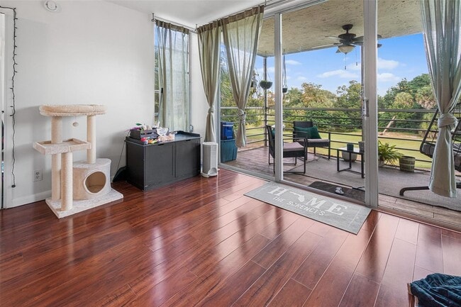 Building Photo - 3930 Oaks Clubhouse Dr