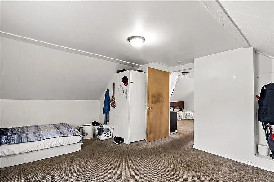 Building Photo - 102 Francis Ave