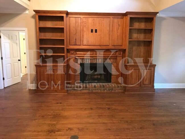 Building Photo - 1609 Flat Rock Dr SW