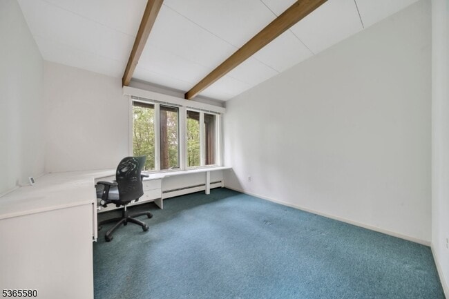 Building Photo - 37 Lenape Dr