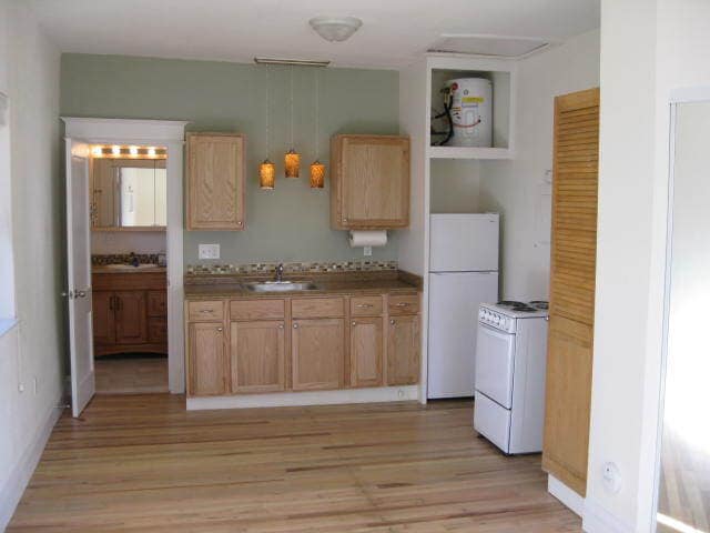Kitchen Area - 1217 W 15th St