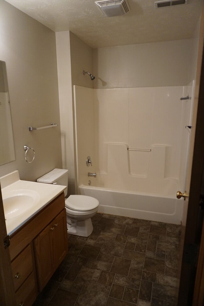 Building Photo - 1400 E Rushmore Dr