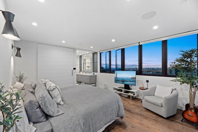 Building Photo - Recently Built, Fully Furnished, Custom Home w/ Amazing Indoor/Outdoor Living Space, Perched Abov...