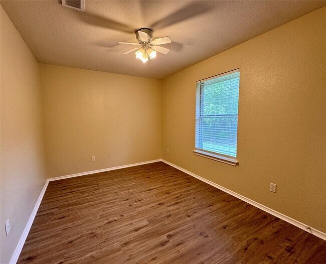 Building Photo - 2415 Wisteria Way