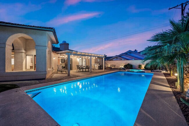 Building Photo - 53720 Avenida Carranza