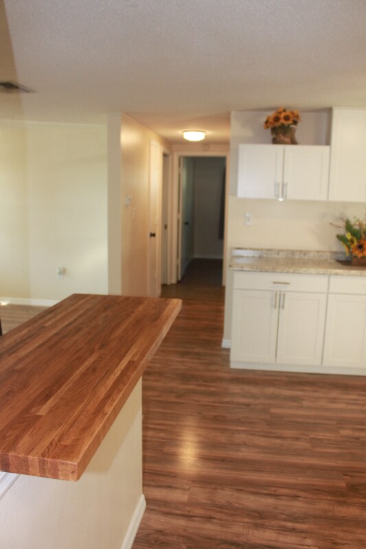 Building Photo - 10702 Laburnum Dr