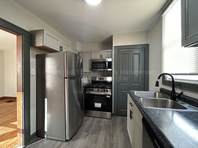 Building Photo - 1215 Sullivant Ave