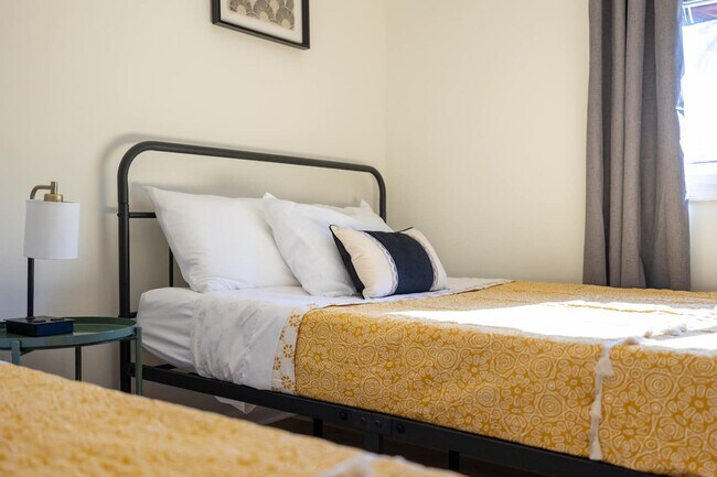 Building Photo - 204 Washington Park Blvd