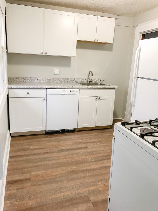 Building Photo - 1048 37th St