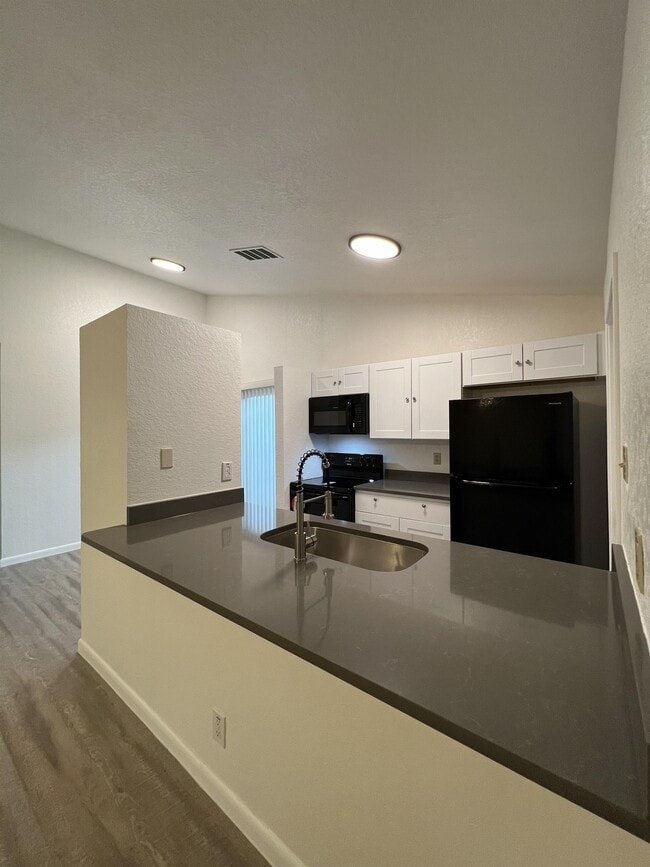 Building Photo - 8848 Meadow Range St