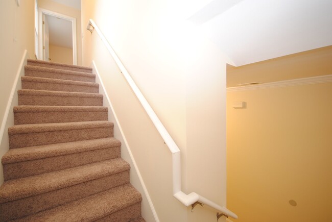 Building Photo - NORTHCHASE 3BR/2.5BA FREESTANDING TOWNHOME...