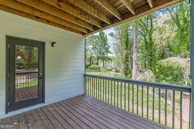 Building Photo - 1410 Eastland Rd SE