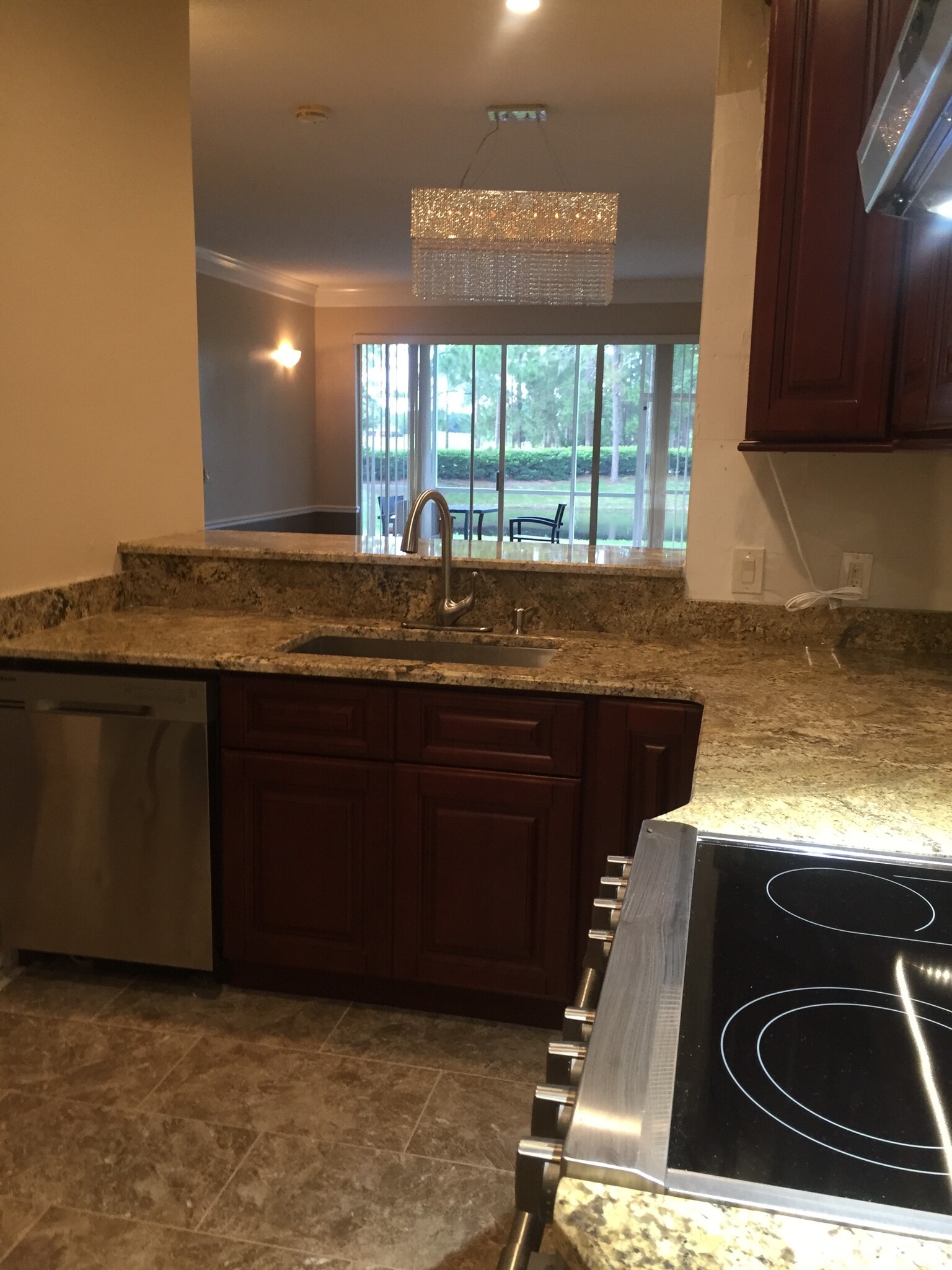 Building Photo - 824 Camargo Way