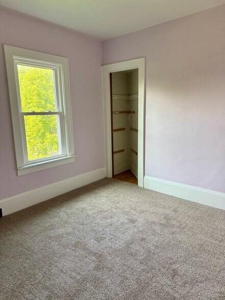 Front bedroom - 2551 N Fratney St