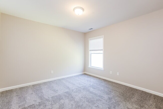 Building Photo - 3302 Southerland Ct