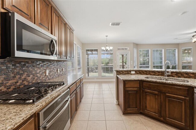 Building Photo - 15201 Calaveras Dr