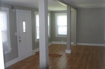 Building Photo - 530 Chamberlain
