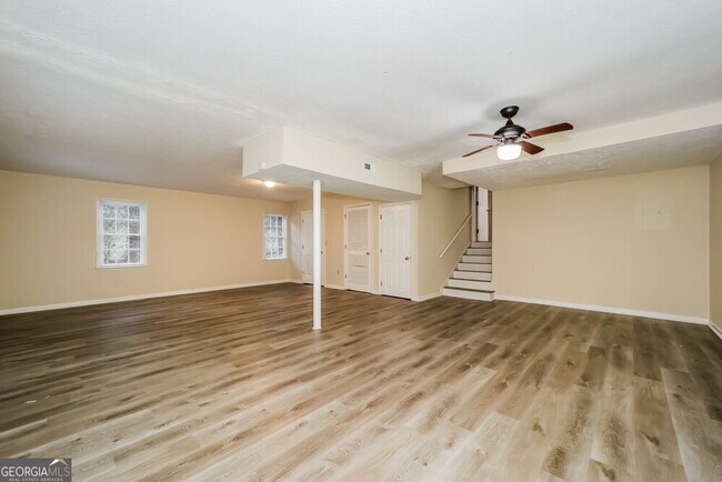 Building Photo - 2350 Bankstone Dr SW
