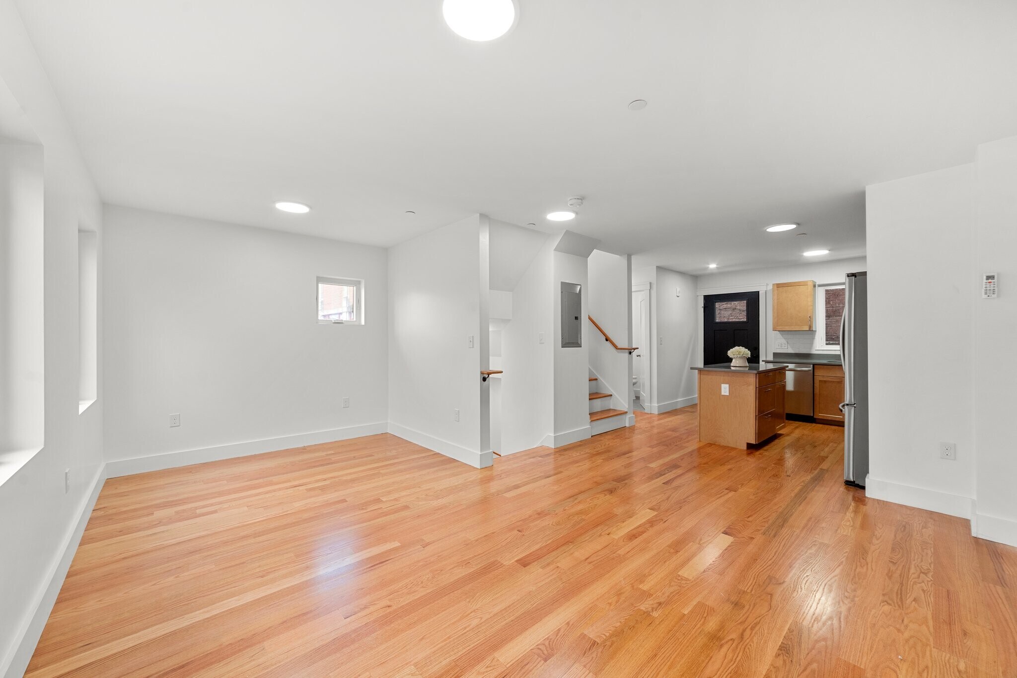 Building Photo - 140 Prospect St