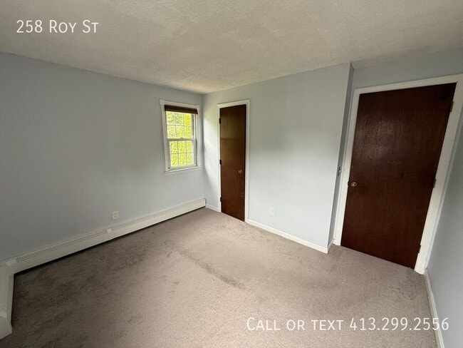 Building Photo - 258 Roy St