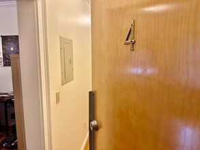 Building Photo - 4 Park Vale Ave