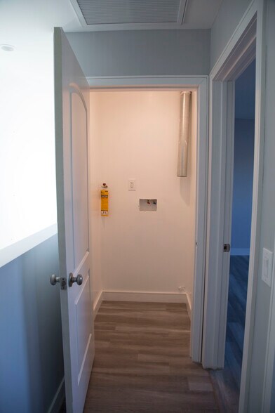 Building Photo - 6708 Morella Ave