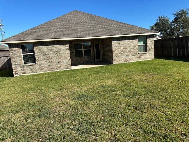 Building Photo - 4201 Chadwick Rd