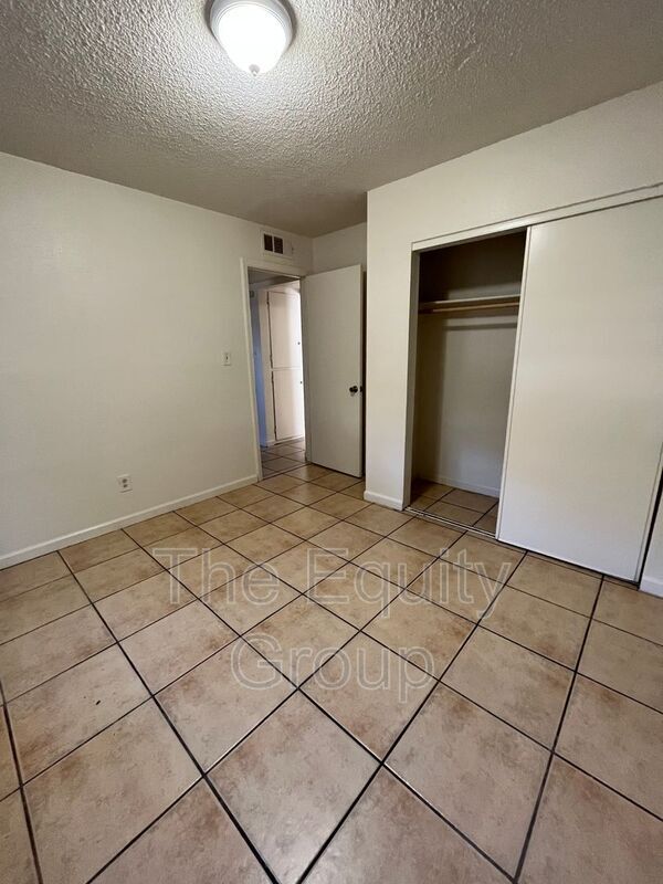 Building Photo - 524 S Encina St