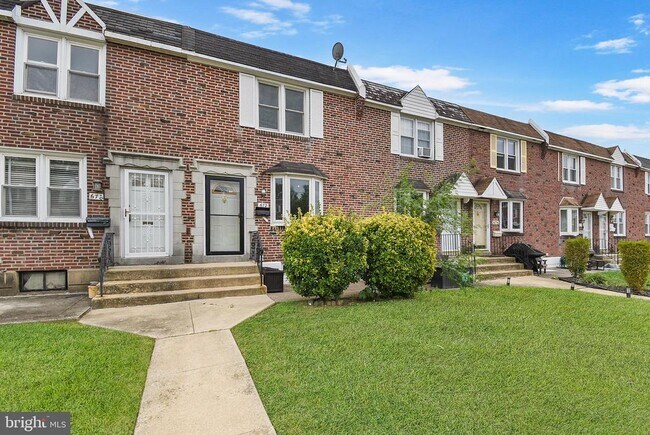 Building Photo - 672 Rively Ave