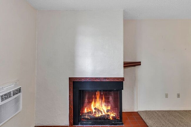 Building Photo - Cozy 2-Bedroom Condo Near CMU & St. Mary’s – Great Amenities!
