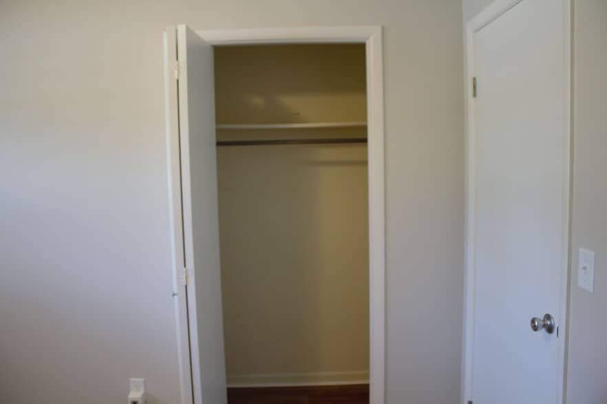 additional closet in master - 2504 Choctaw St