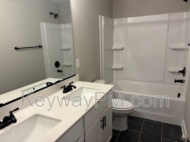 Building Photo - 2076 Denmark Ave SE