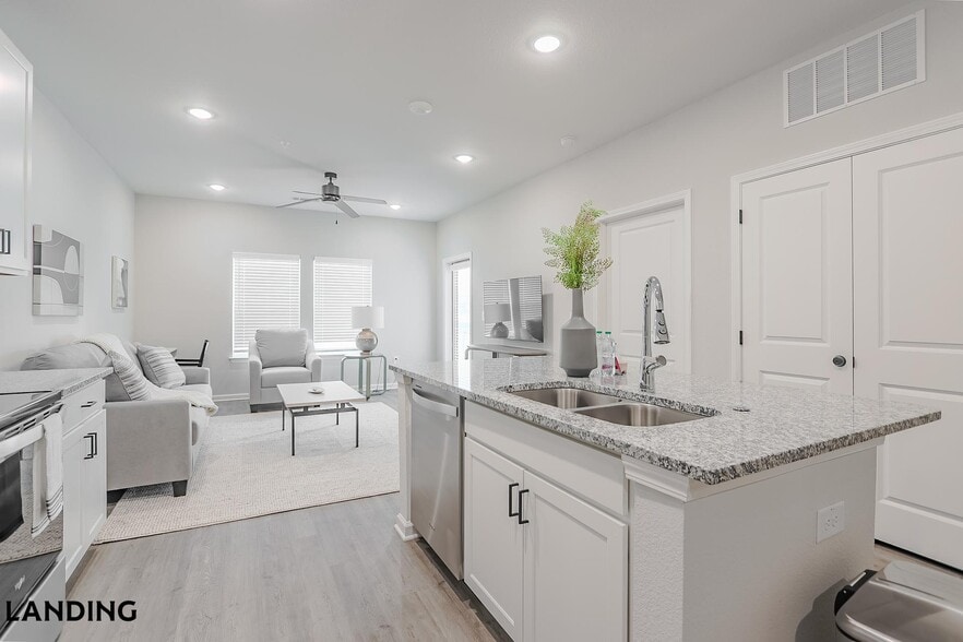 Building Photo - 1650 Harris Hill Rd