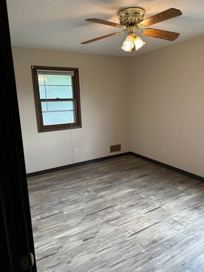 Building Photo - 3156 Westedge Blvd